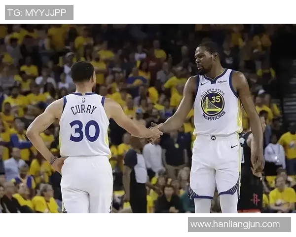 勇士与猛龙激战12月13日NBA赛场精彩对决引发球迷热议 勇士与猛龙激战12月13日NBA赛场精彩对决引发球迷热议